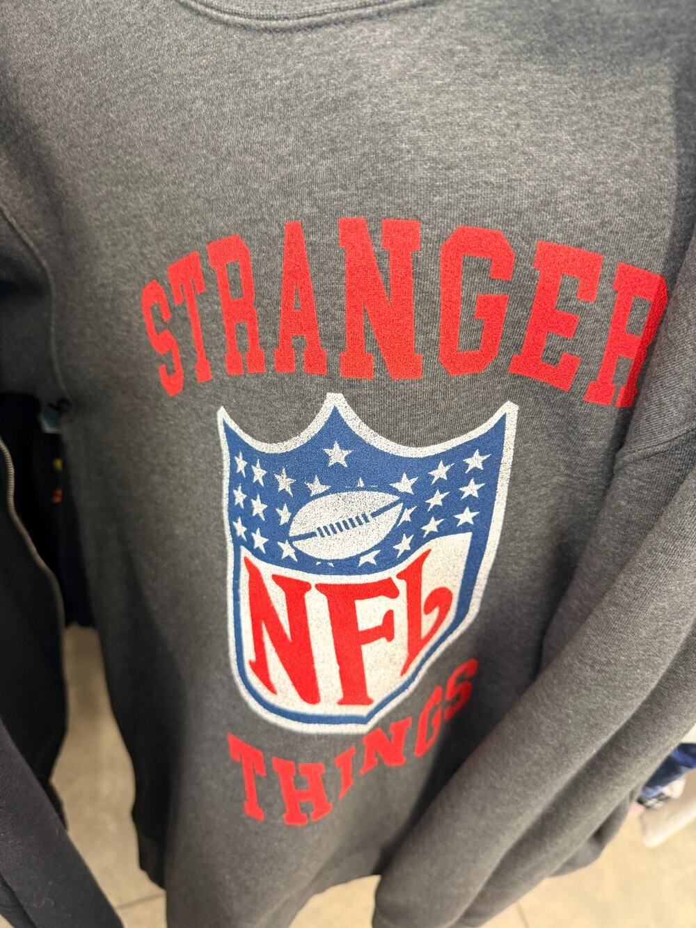 Stranger Things NFL Sweatshirt Mens L Gray Crewneck Eleven 11 Christmas Lights